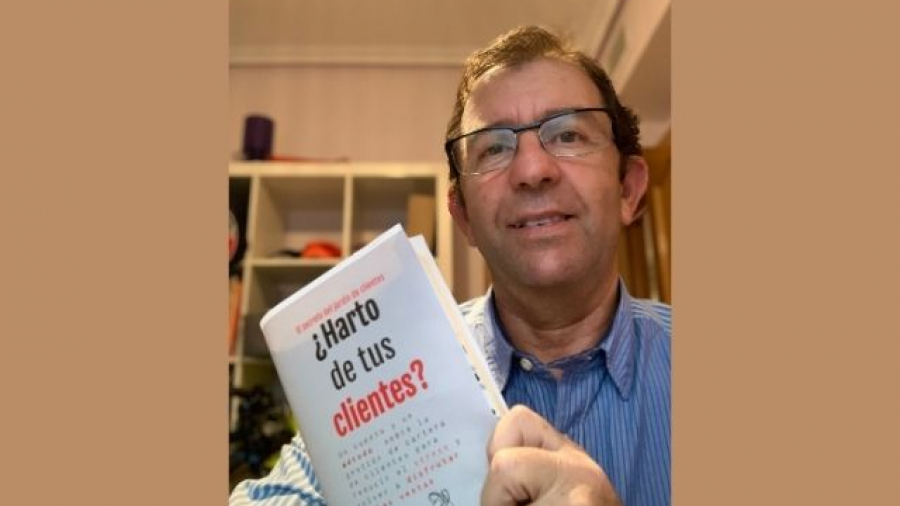 Enrique Bueno publica la novela empresarial El secreto del jardín de clientes