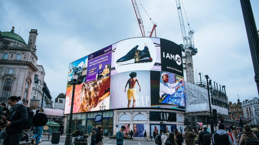anuncios publicitarios en Piccadilly Circus