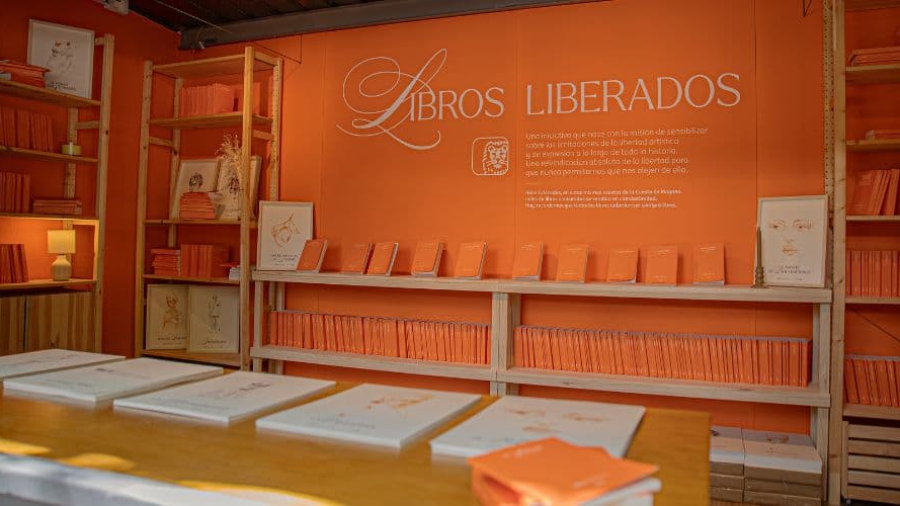 ING lanza la acción Libros liberados durante la Feria del Libro de Madrid 2023