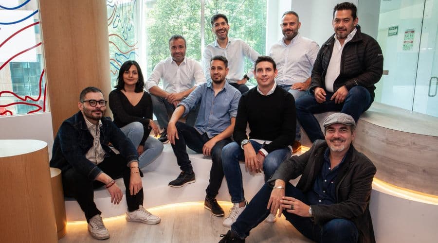 Equipo de Findasense en la imagen publicada por Marketing Insider Review sobre el WARC Effective 100 2023