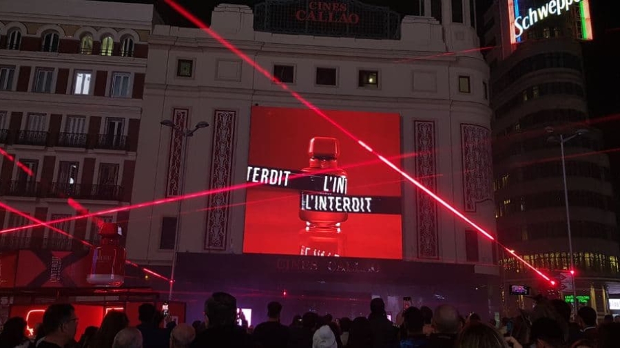 Givenchy lanza su nueva fragancia femenina L'Interdit Rouge Ultime