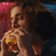 KFC estrena la campaña de promoción de su hamburguesa La Sobrada