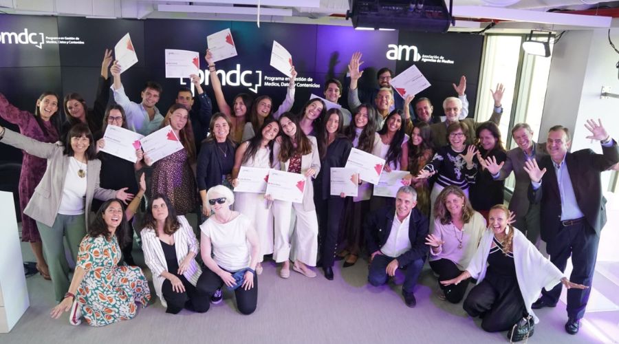 AM entrega diplomas a alumnos del PMDC 2025