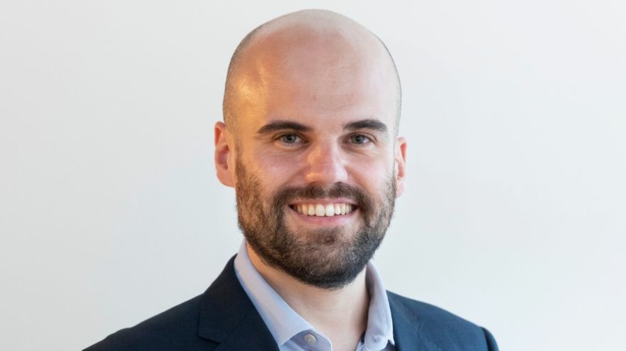 Adrián Arauzo es director comercial en Merkle Barcelona