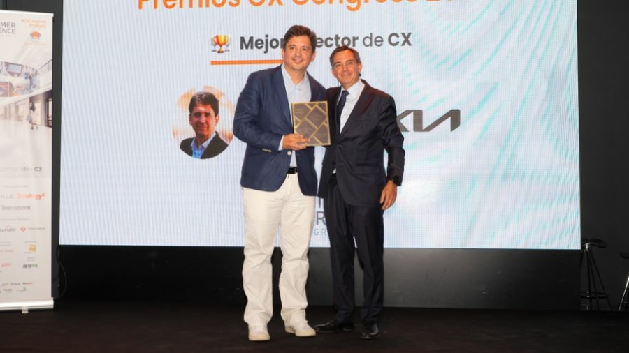 Premios CX Congress 2025 galardonan a Carlos Sánchez