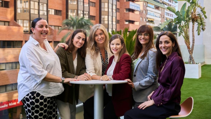 Equipo de la oficina de Dentsu en Sevilla
