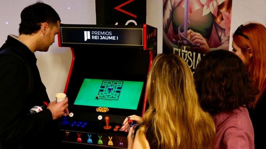 Campaña España Insert Coin de los Premios Rei Jaume I