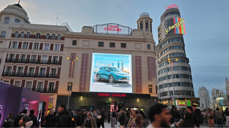 Campaña del BYD ATTO 2 DM-i en Callao City Lights