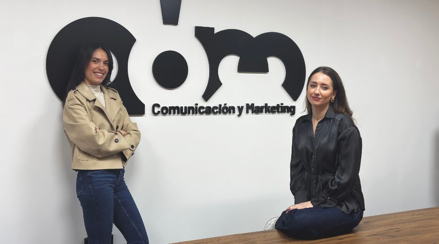 Lorena Aparicio y Claudia Moyano son ejecutivas de cuentas de AOM Comunicación y Marketing