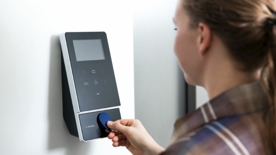 Terminal TimeTac para gestión de horarios en empresas