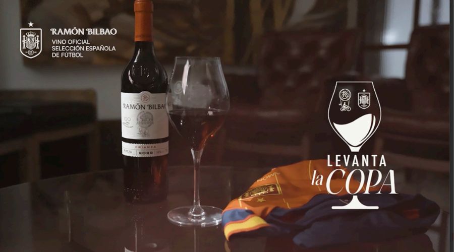 Ramón Bilbao estrena la campaña Levanta la copa