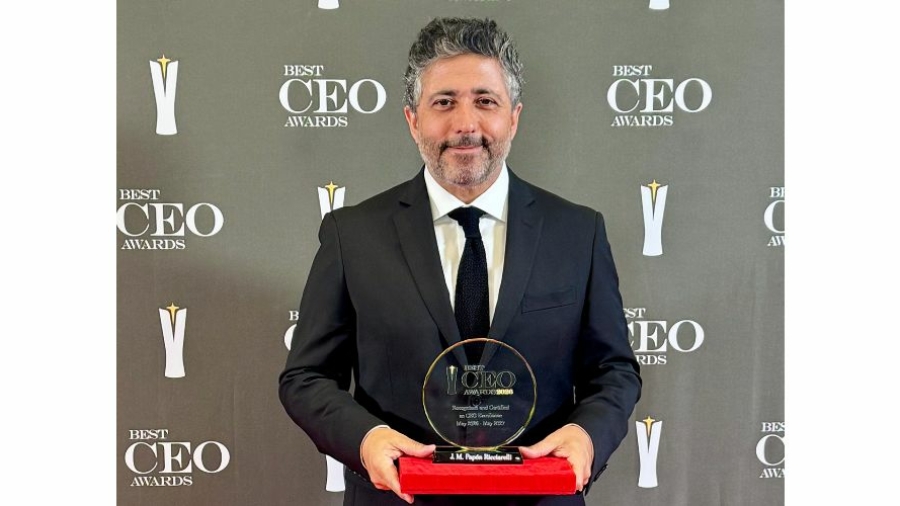 Juan Manuel 'Papon' Ricciarelli recibe el Best CEO Award 2026