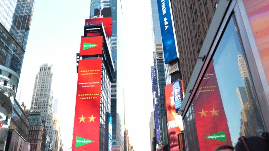 Campaña de El Corte Inglés en Times Square en la final del Mundial 2026