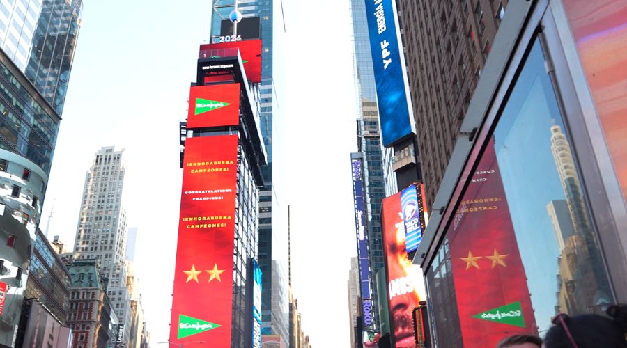 Campaña de El Corte Inglés en Times Square en la final del Mundial 2026