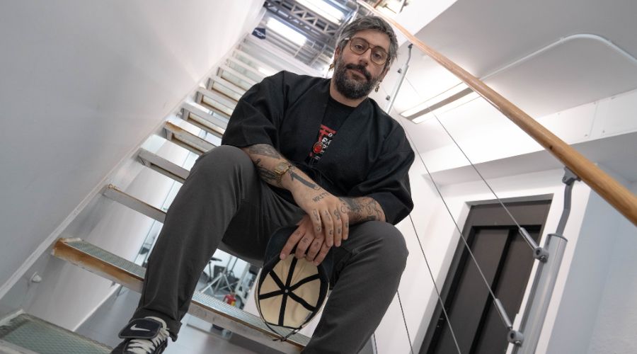 Pablo Evencio es director creativo de la agencia Está Pasando